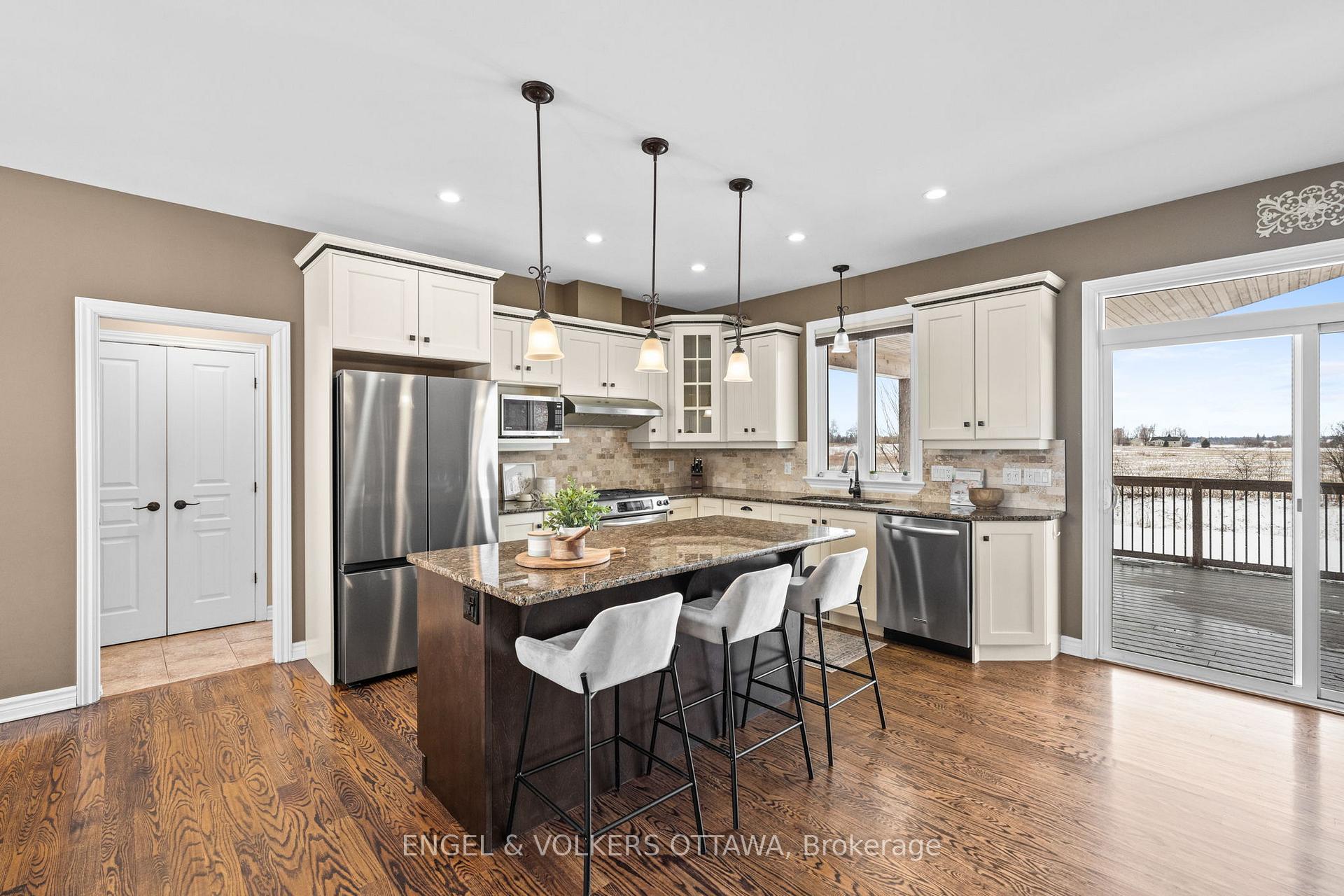 Photo 9 of 5579 Lombardy Drive, Ottawa, Osgoode — HOMEH
