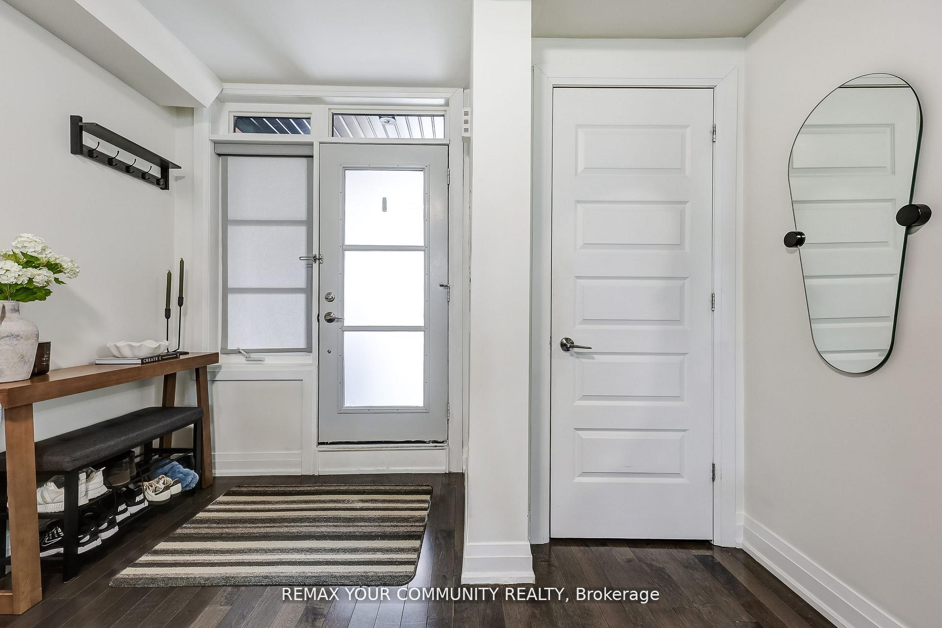 Photo 4 of Unit 29, 8169 Kipling Avenue, Vaughan, West Woodbridge — HOMEH