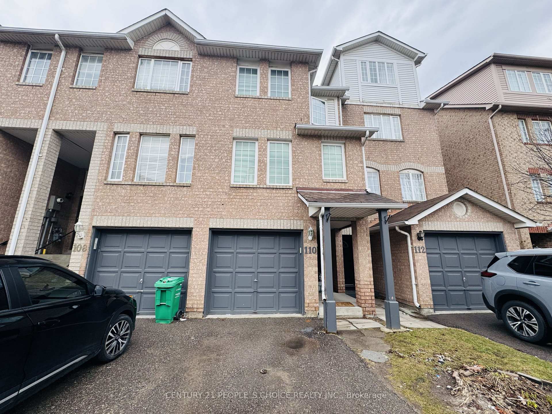 Photo 2 of 110 Spadina Road, Brampton, Bram West — HOMEH
