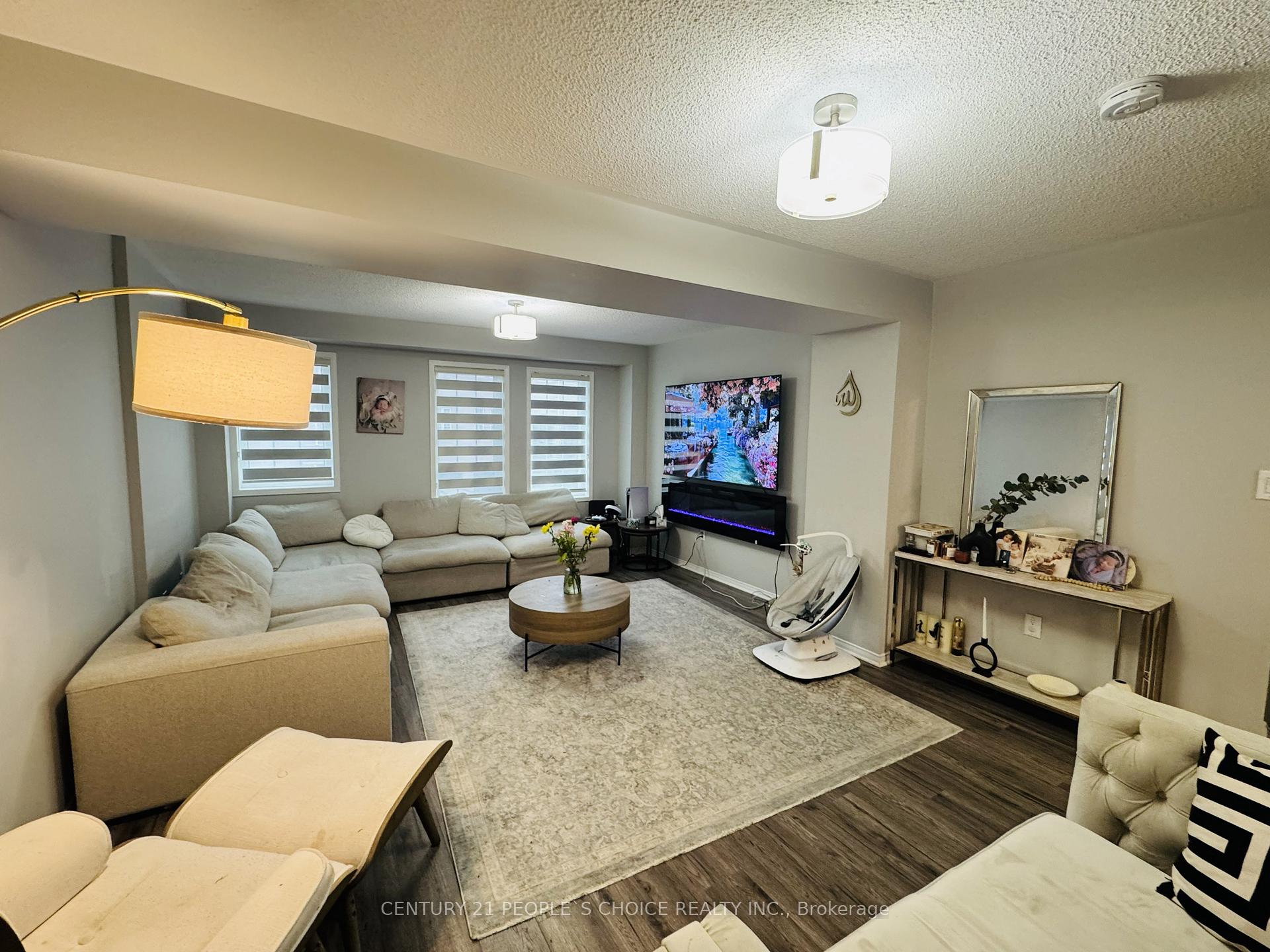 Photo 5 of 110 Spadina Road, Brampton, Bram West — HOMEH