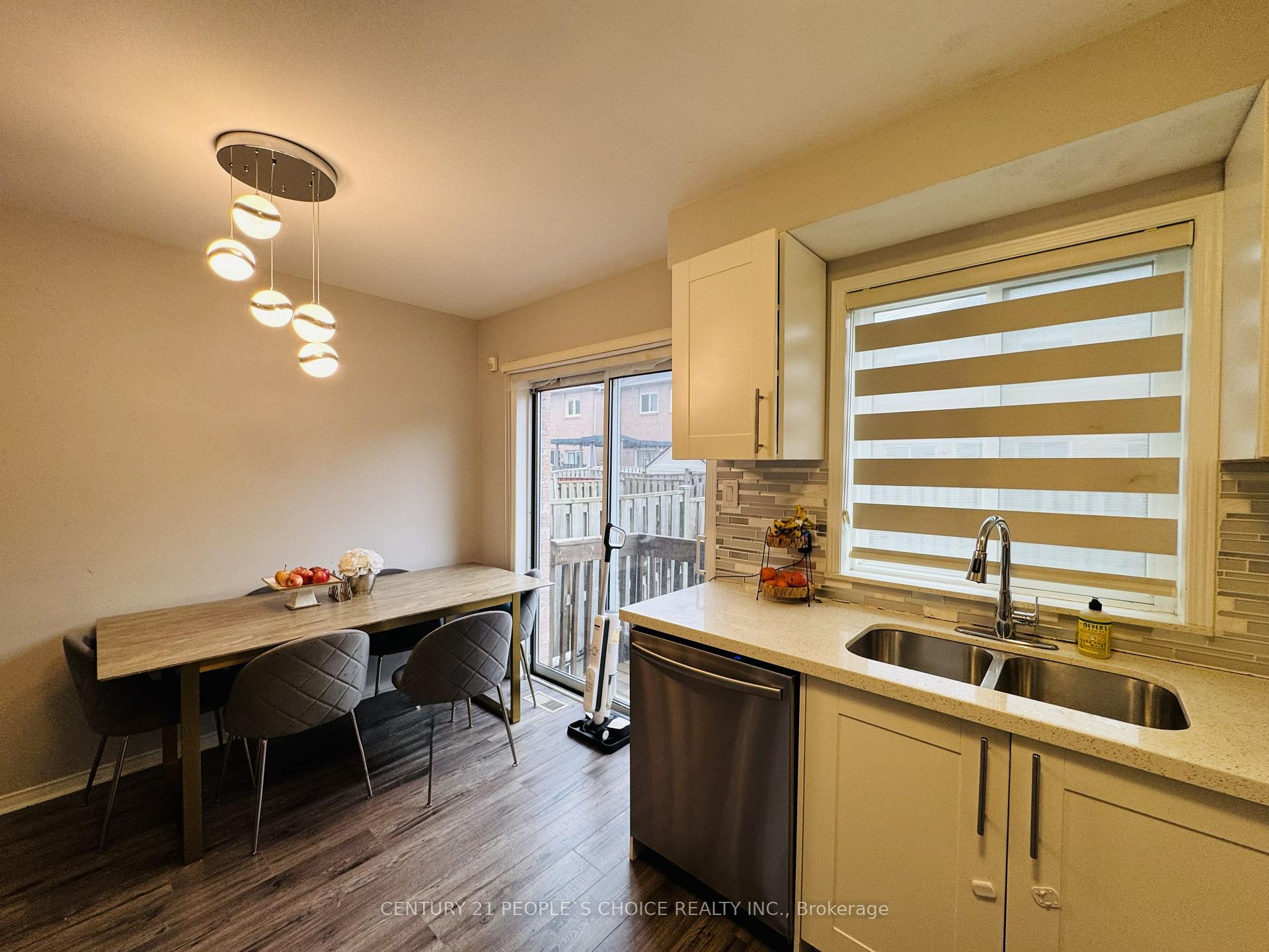 Photo 10 of 110 Spadina Road, Brampton, Bram West — HOMEH