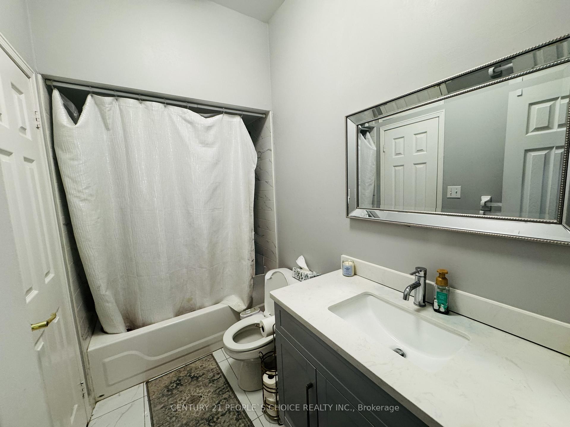 Photo 15 of 110 Spadina Road, Brampton, Bram West — HOMEH