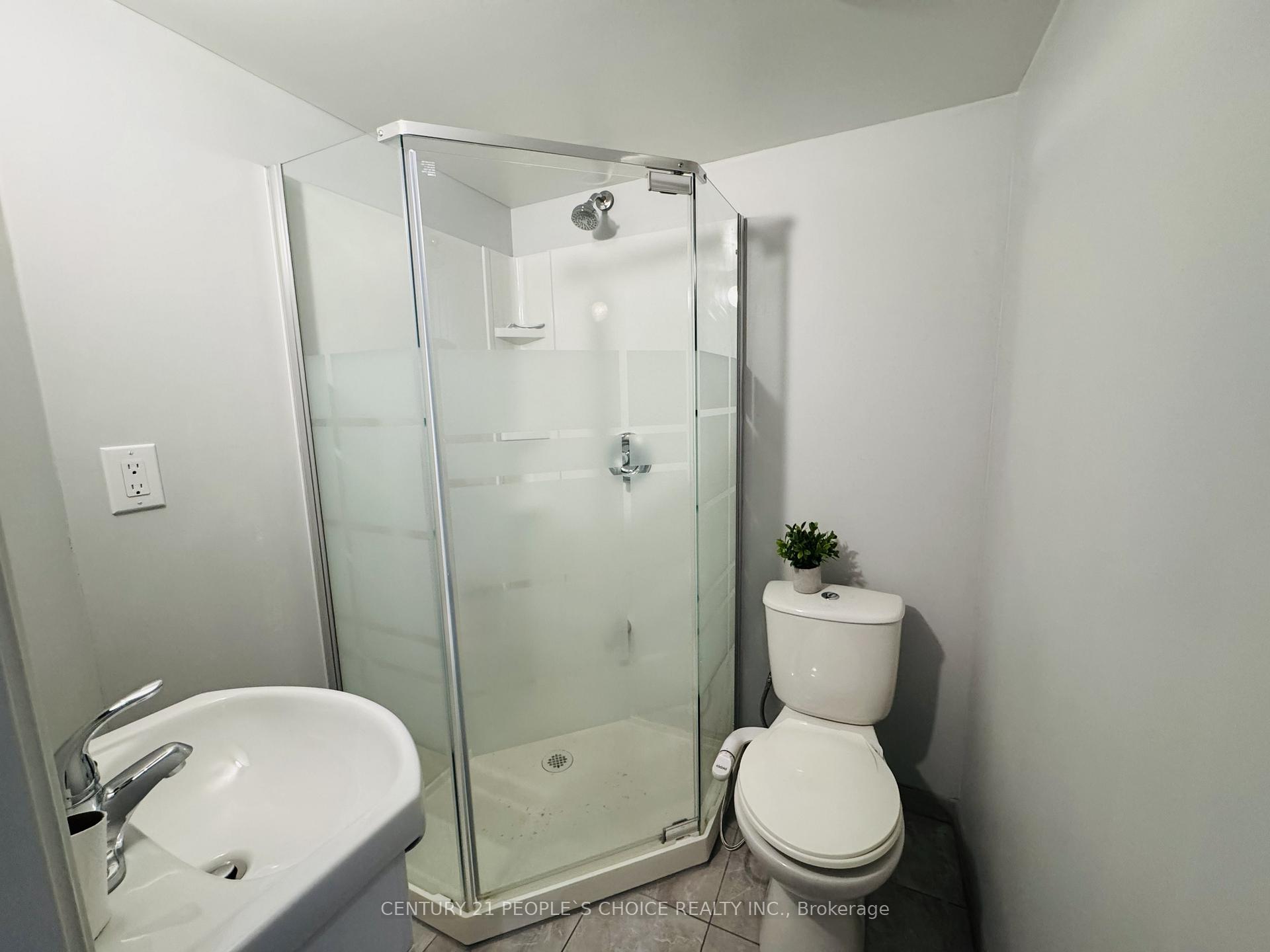 Photo 22 of 110 Spadina Road, Brampton, Bram West — HOMEH