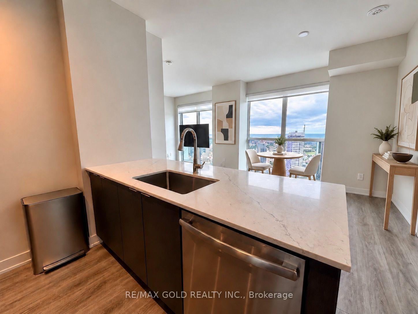 Photo 5 of Unit 4403, 430 Square One Drive, Mississauga, City Centre — HOMEH