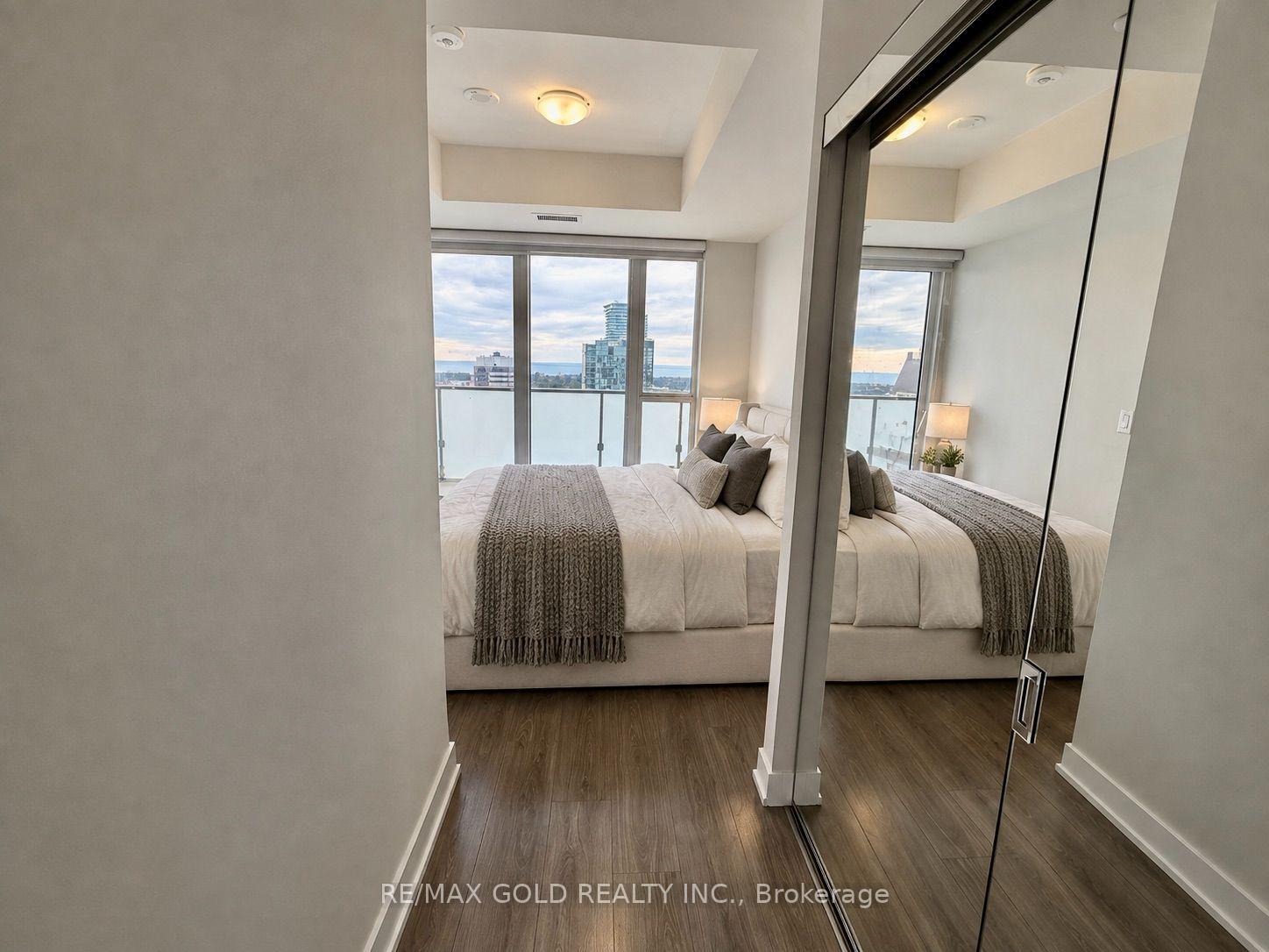 Photo 22 of Unit 4403, 430 Square One Drive, Mississauga, City Centre — HOMEH