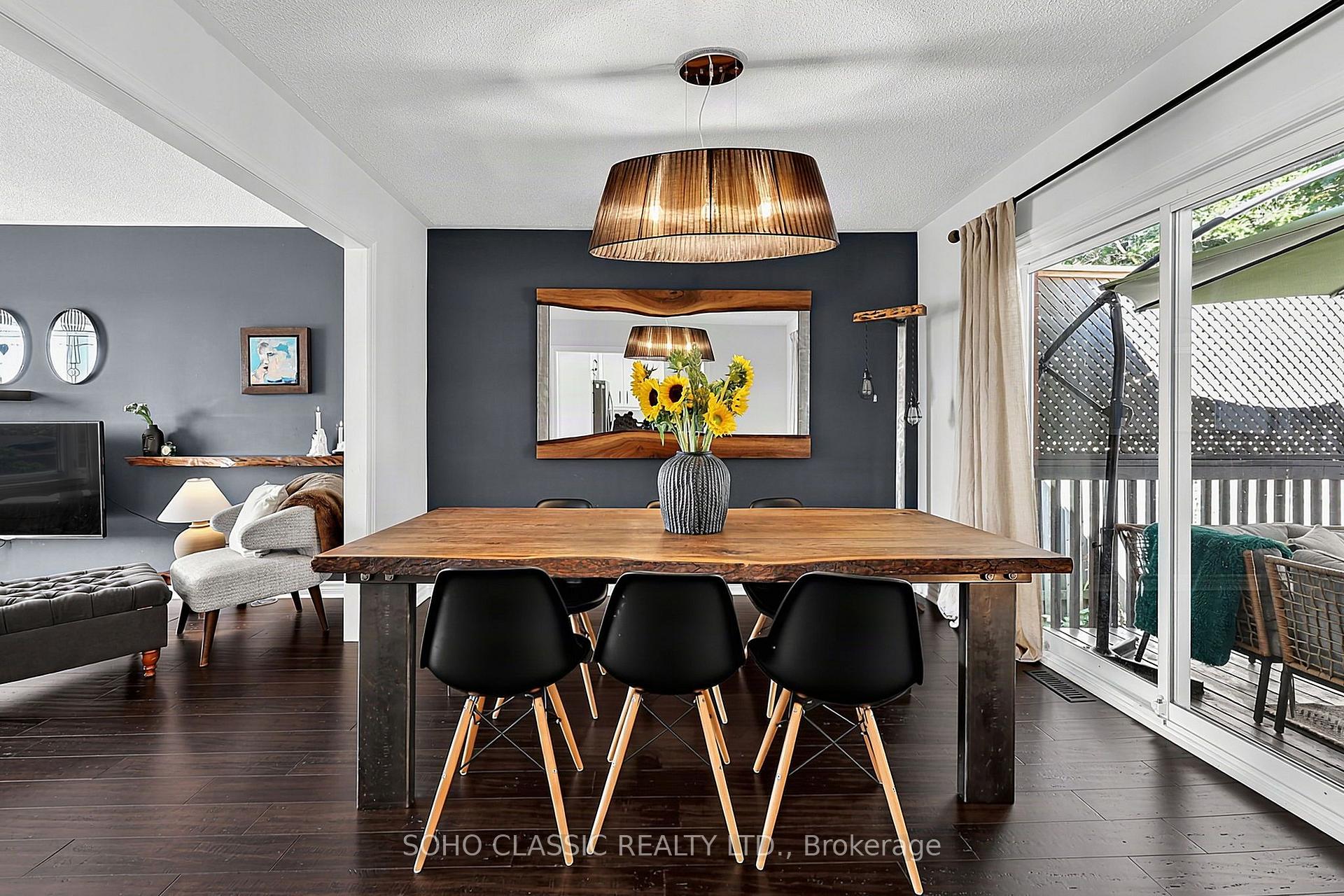 Photo 9 of 301 Leacock Drive, Barrie, Letitia Heights — HOMEH