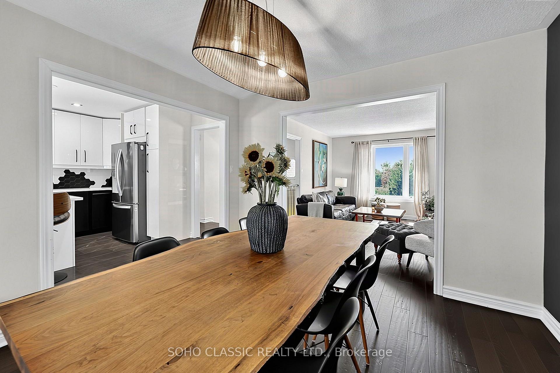 Photo 11 of 301 Leacock Drive, Barrie, Letitia Heights — HOMEH