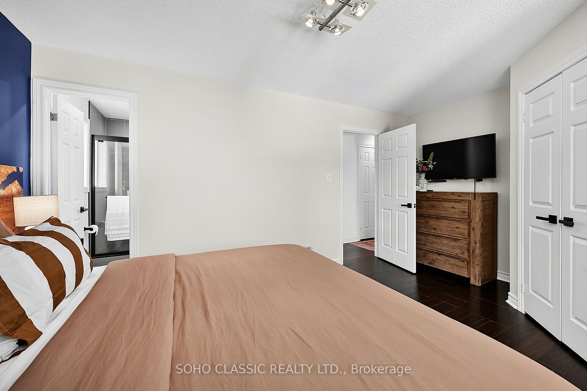 Photo 20 of 301 Leacock Drive, Barrie, Letitia Heights — HOMEH