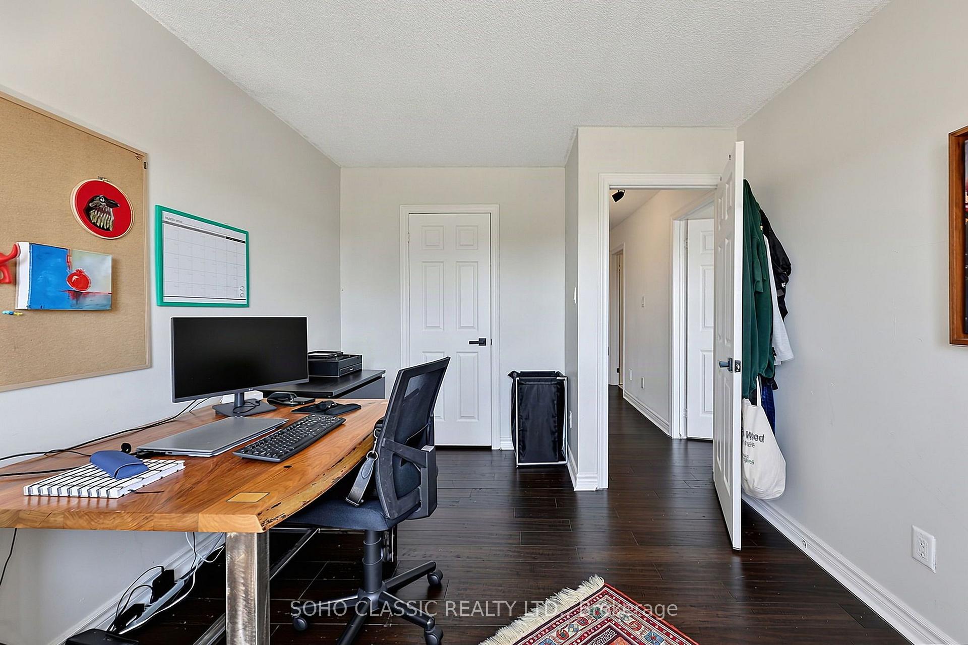 Photo 23 of 301 Leacock Drive, Barrie, Letitia Heights — HOMEH