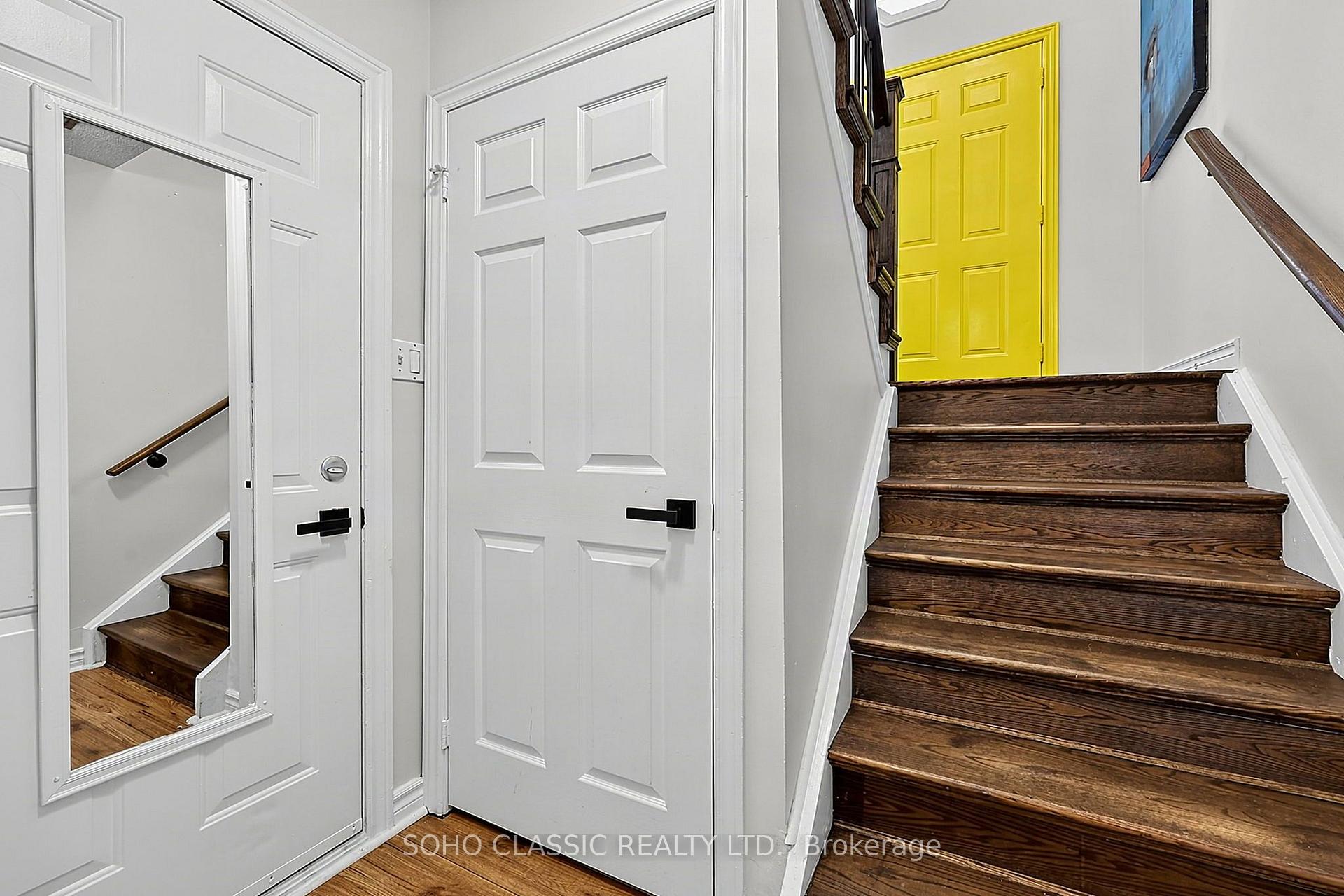 Photo 27 of 301 Leacock Drive, Barrie, Letitia Heights — HOMEH