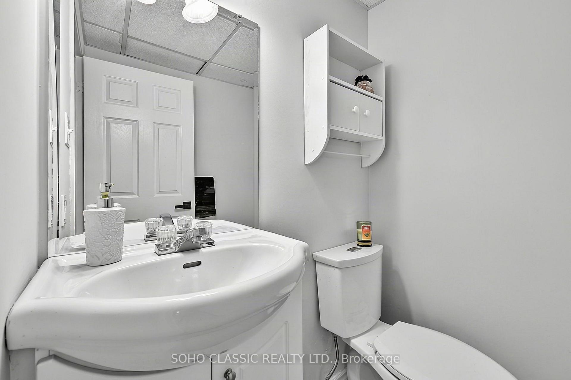 Photo 33 of 301 Leacock Drive, Barrie, Letitia Heights — HOMEH