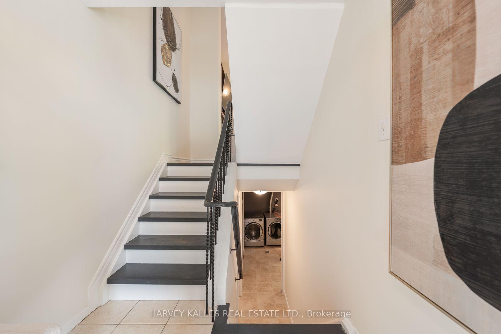 Photo 4 of 4 New Port Way, Markham, Thornhill — HOMEH