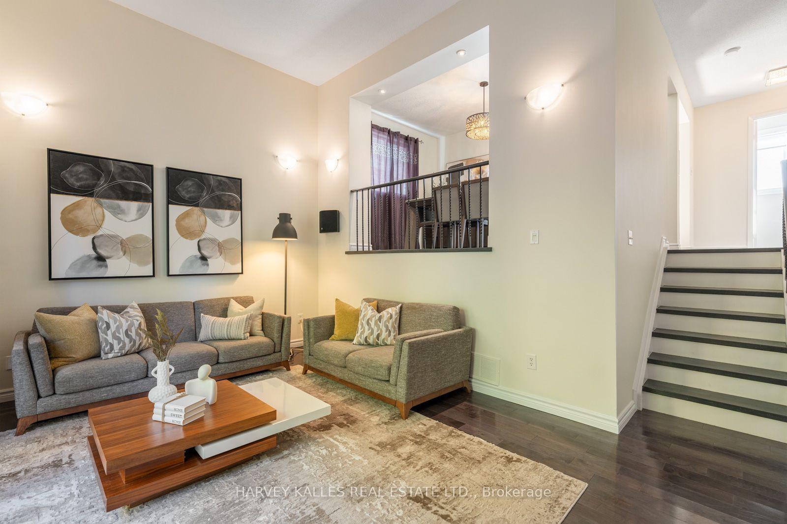 Photo 5 of 4 New Port Way, Markham, Thornhill — HOMEH