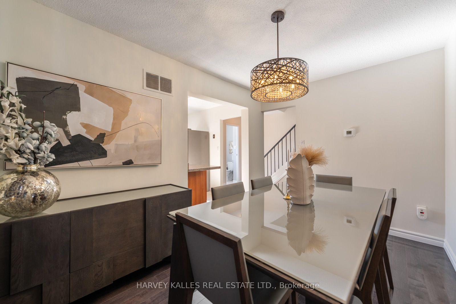 Photo 11 of 4 New Port Way, Markham, Thornhill — HOMEH