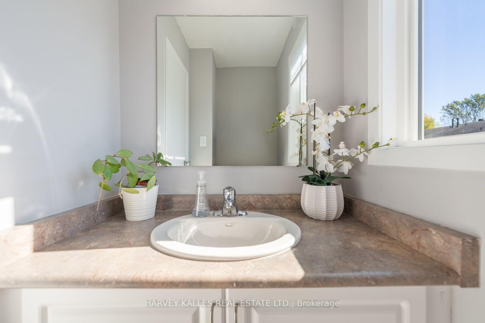 Photo 14 of 4 New Port Way, Markham, Thornhill — HOMEH