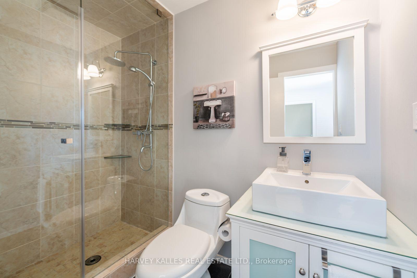 Photo 18 of 4 New Port Way, Markham, Thornhill — HOMEH