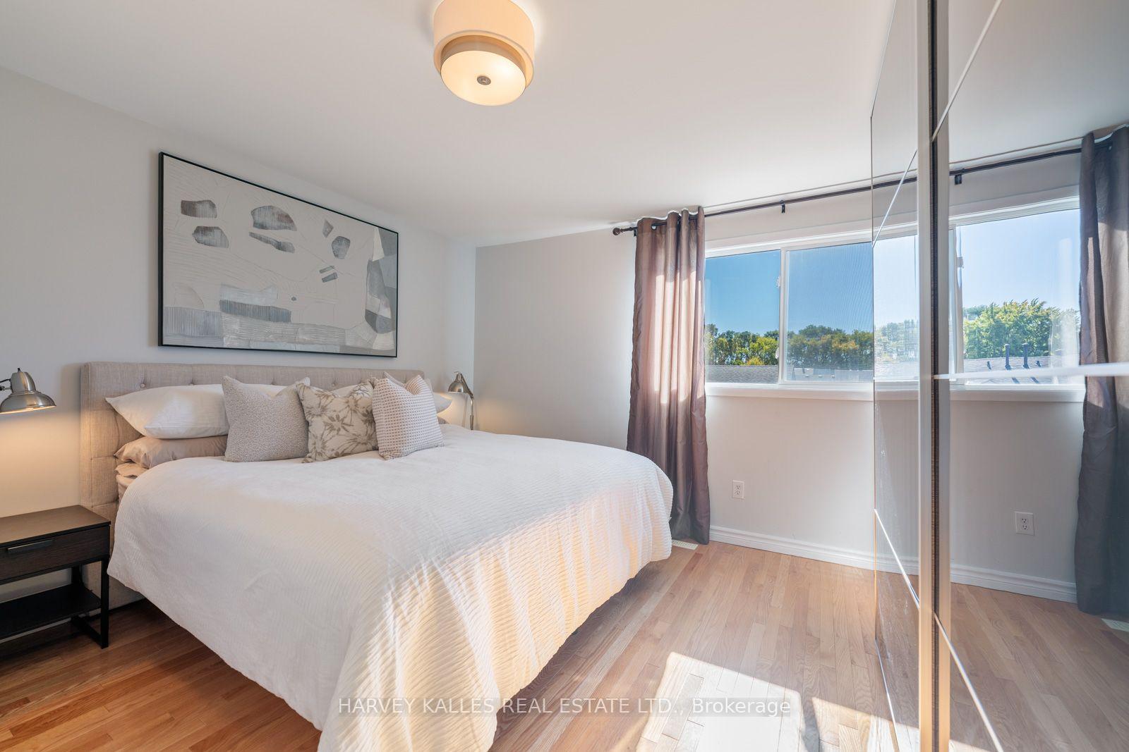 Photo 19 of 4 New Port Way, Markham, Thornhill — HOMEH