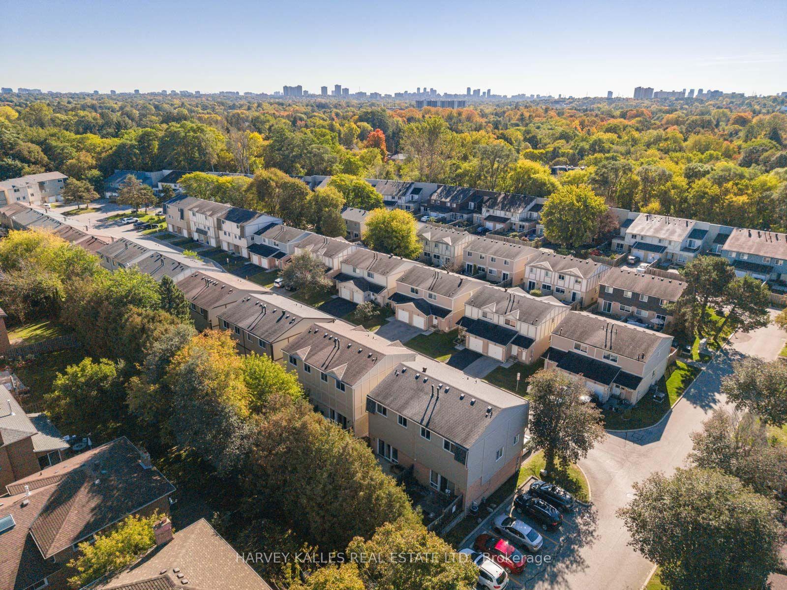 Photo 30 of 4 New Port Way, Markham, Thornhill — HOMEH