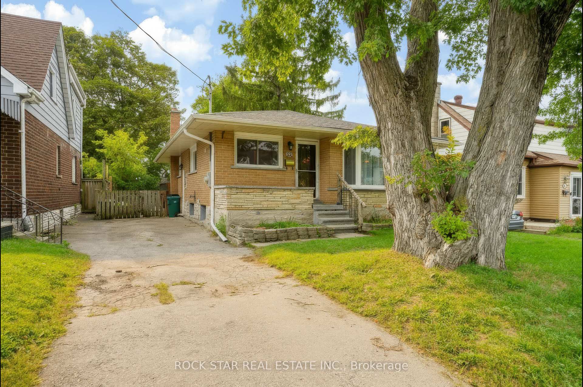 Photo 3 of 82 Franklin Street N, Kitchener, Stanley Park — HOMEH