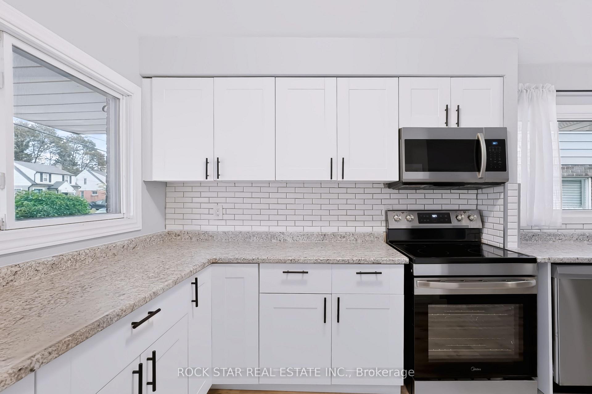 Photo 11 of 82 Franklin Street N, Kitchener, Stanley Park — HOMEH