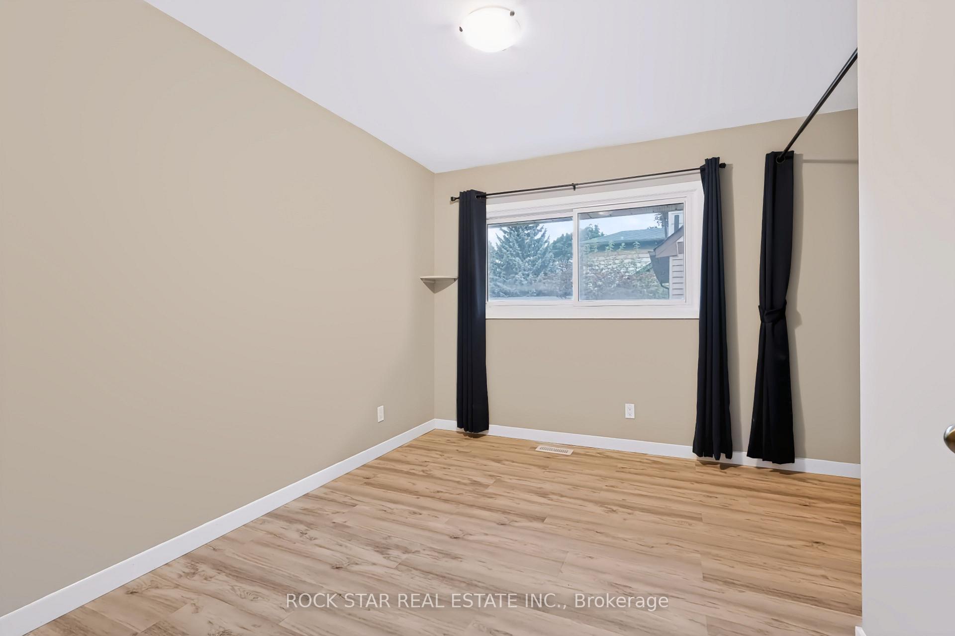 Photo 17 of 82 Franklin Street N, Kitchener, Stanley Park — HOMEH