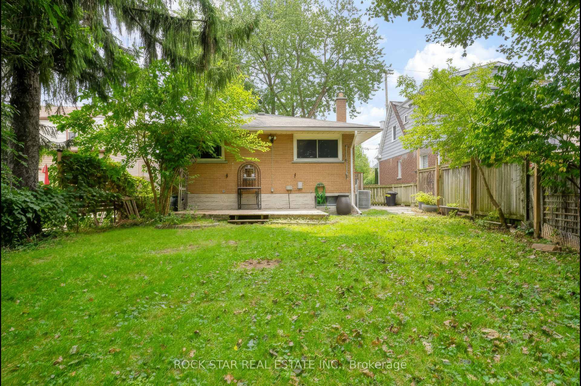 Photo 35 of 82 Franklin Street N, Kitchener, Stanley Park — HOMEH