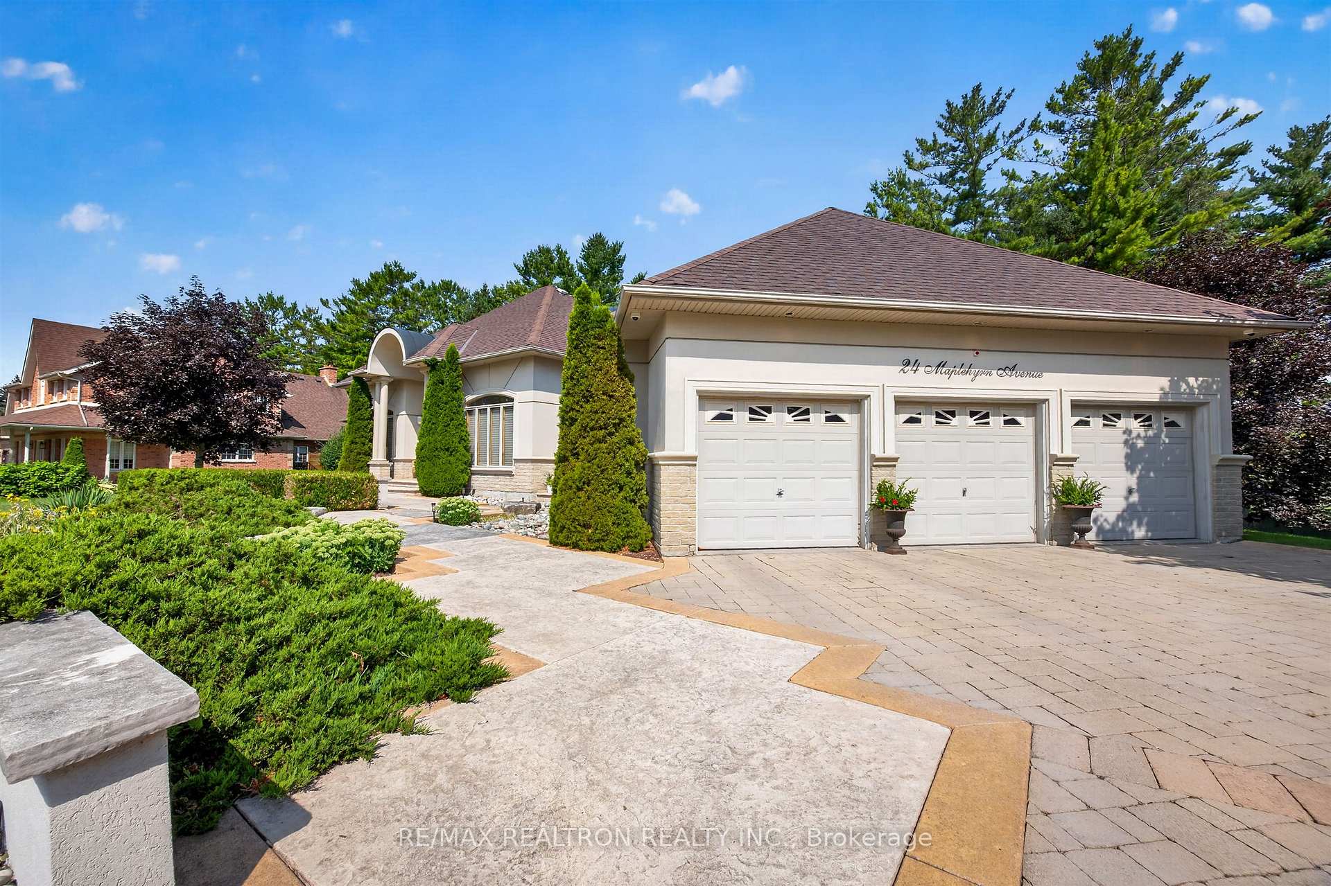 Photo 9 of 24 Maplehyrn Avenue, East Gwillimbury, Sharon — HOMEH