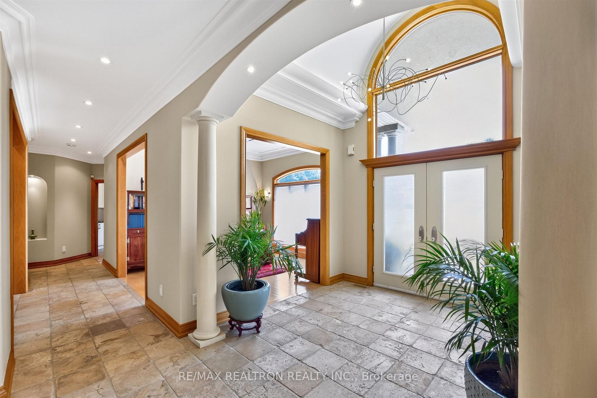 Photo 10 of 24 Maplehyrn Avenue, East Gwillimbury, Sharon — HOMEH