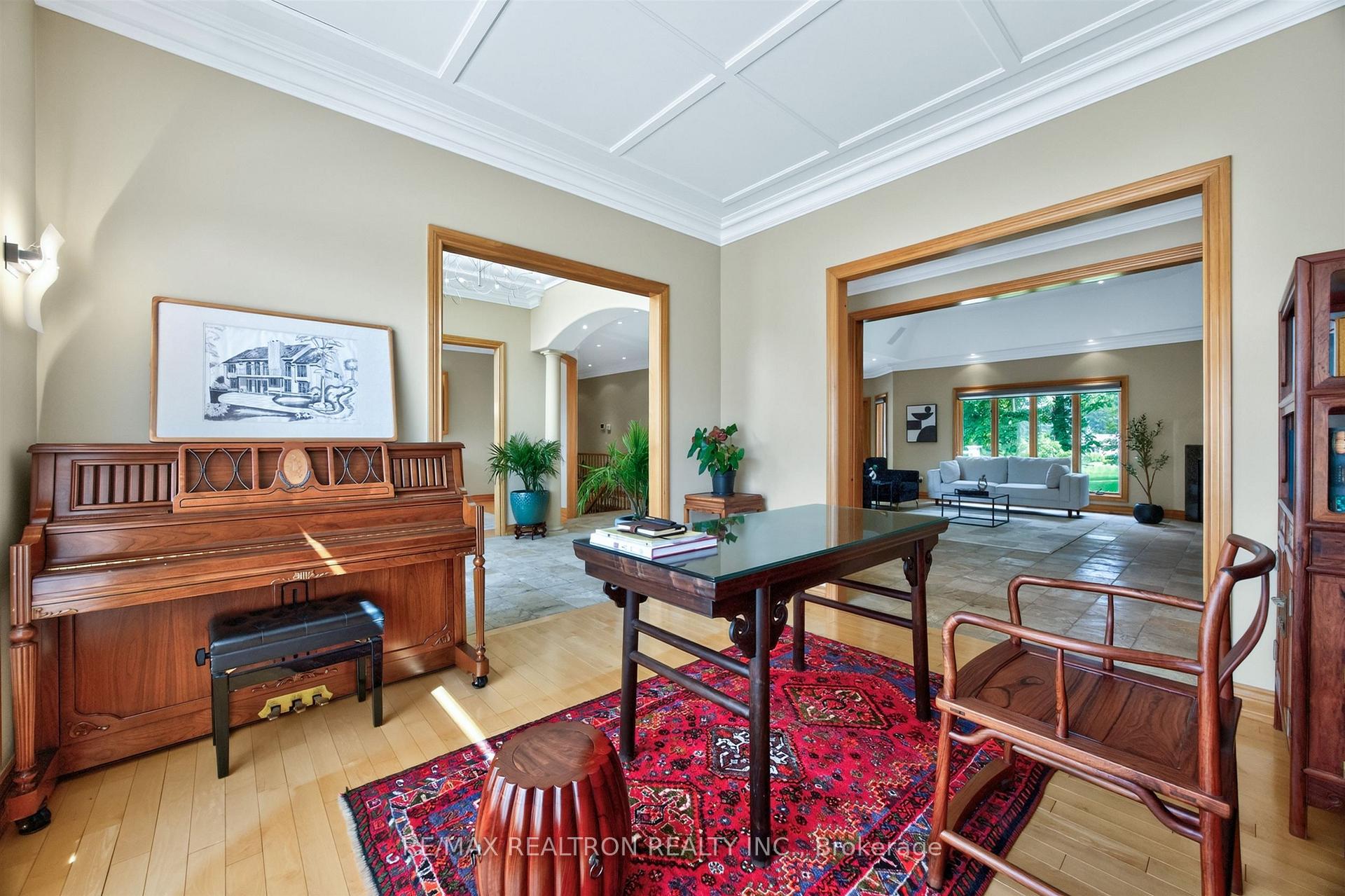 Photo 12 of 24 Maplehyrn Avenue, East Gwillimbury, Sharon — HOMEH
