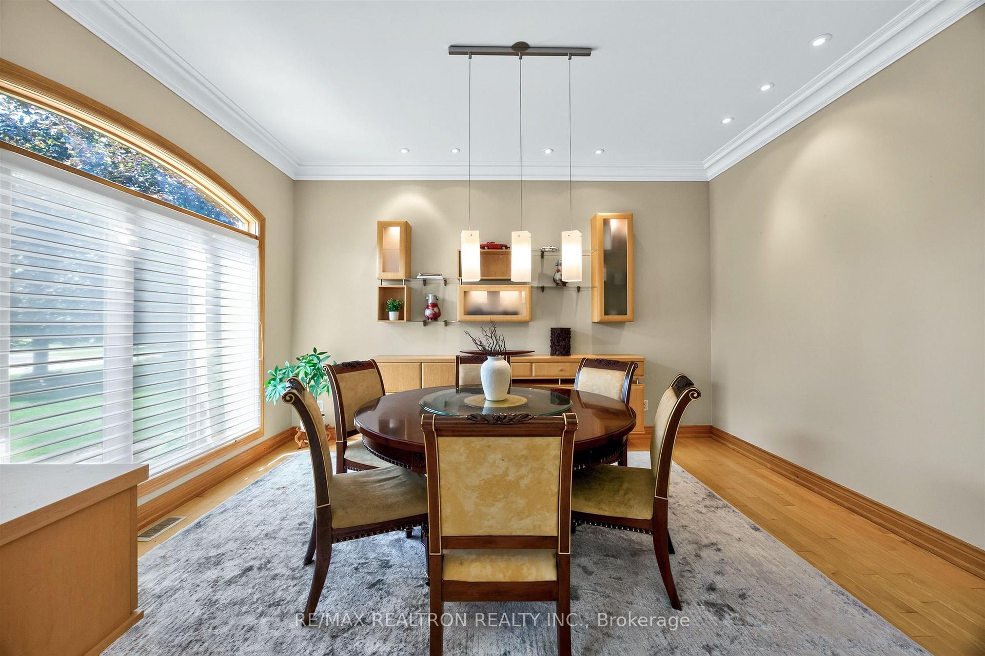 Photo 13 of 24 Maplehyrn Avenue, East Gwillimbury, Sharon — HOMEH
