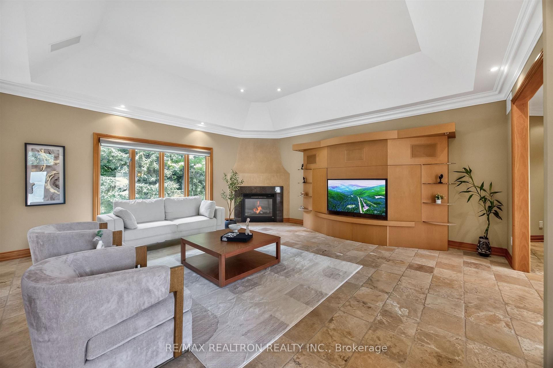 Photo 16 of 24 Maplehyrn Avenue, East Gwillimbury, Sharon — HOMEH