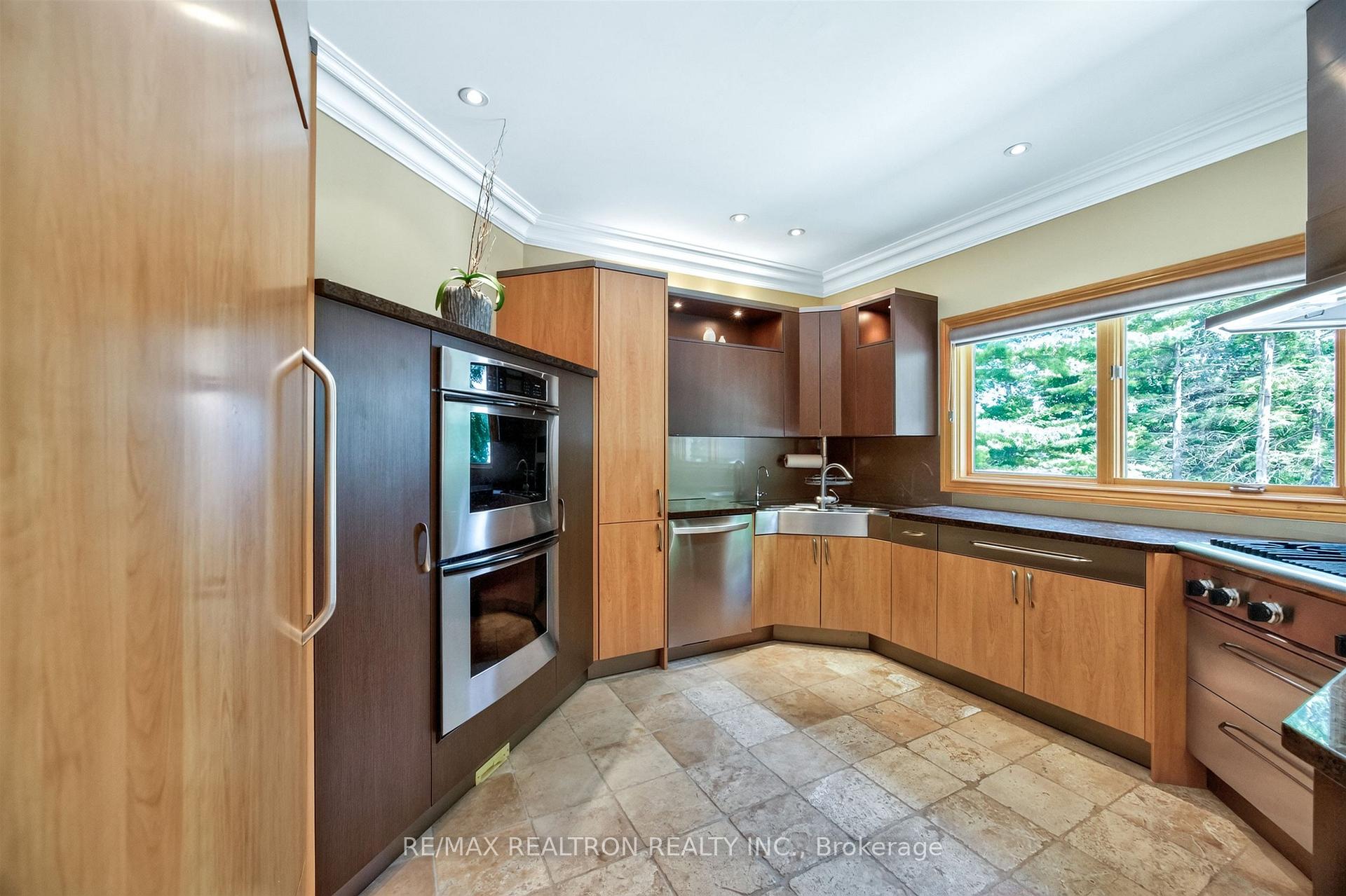 Photo 20 of 24 Maplehyrn Avenue, East Gwillimbury, Sharon — HOMEH