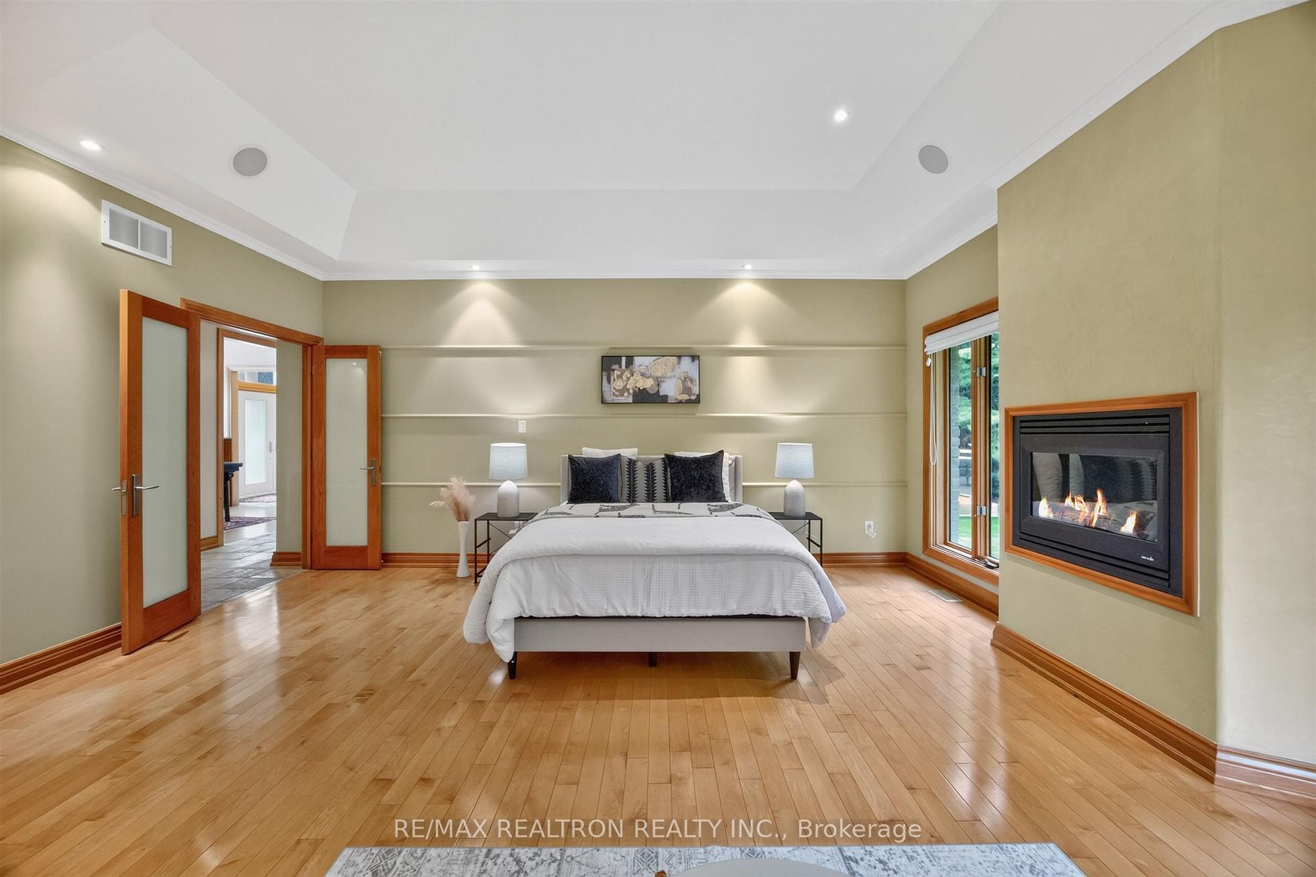 Photo 23 of 24 Maplehyrn Avenue, East Gwillimbury, Sharon — HOMEH