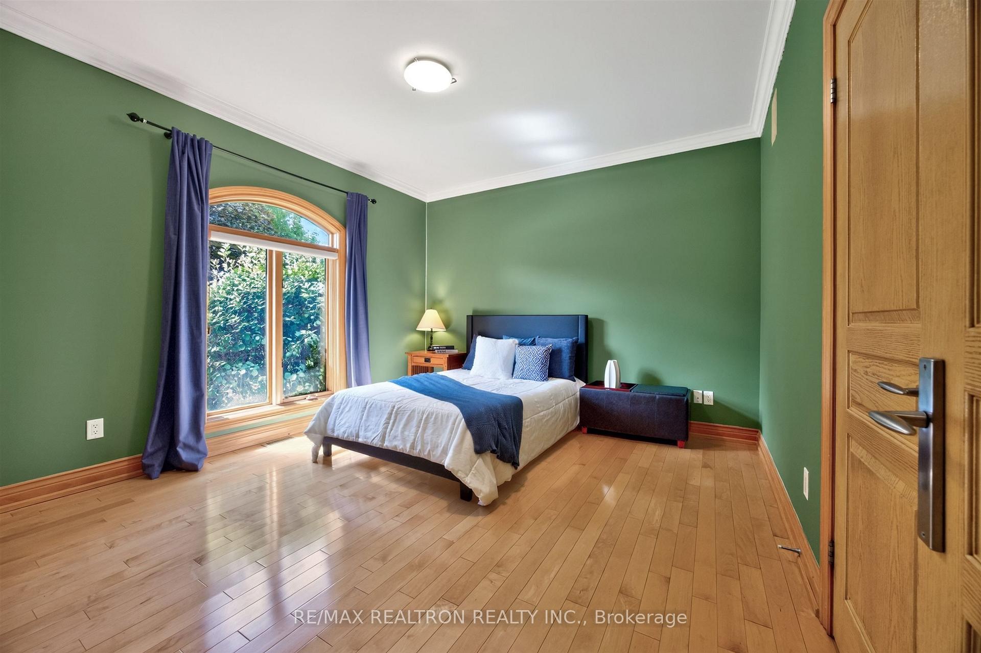 Photo 28 of 24 Maplehyrn Avenue, East Gwillimbury, Sharon — HOMEH