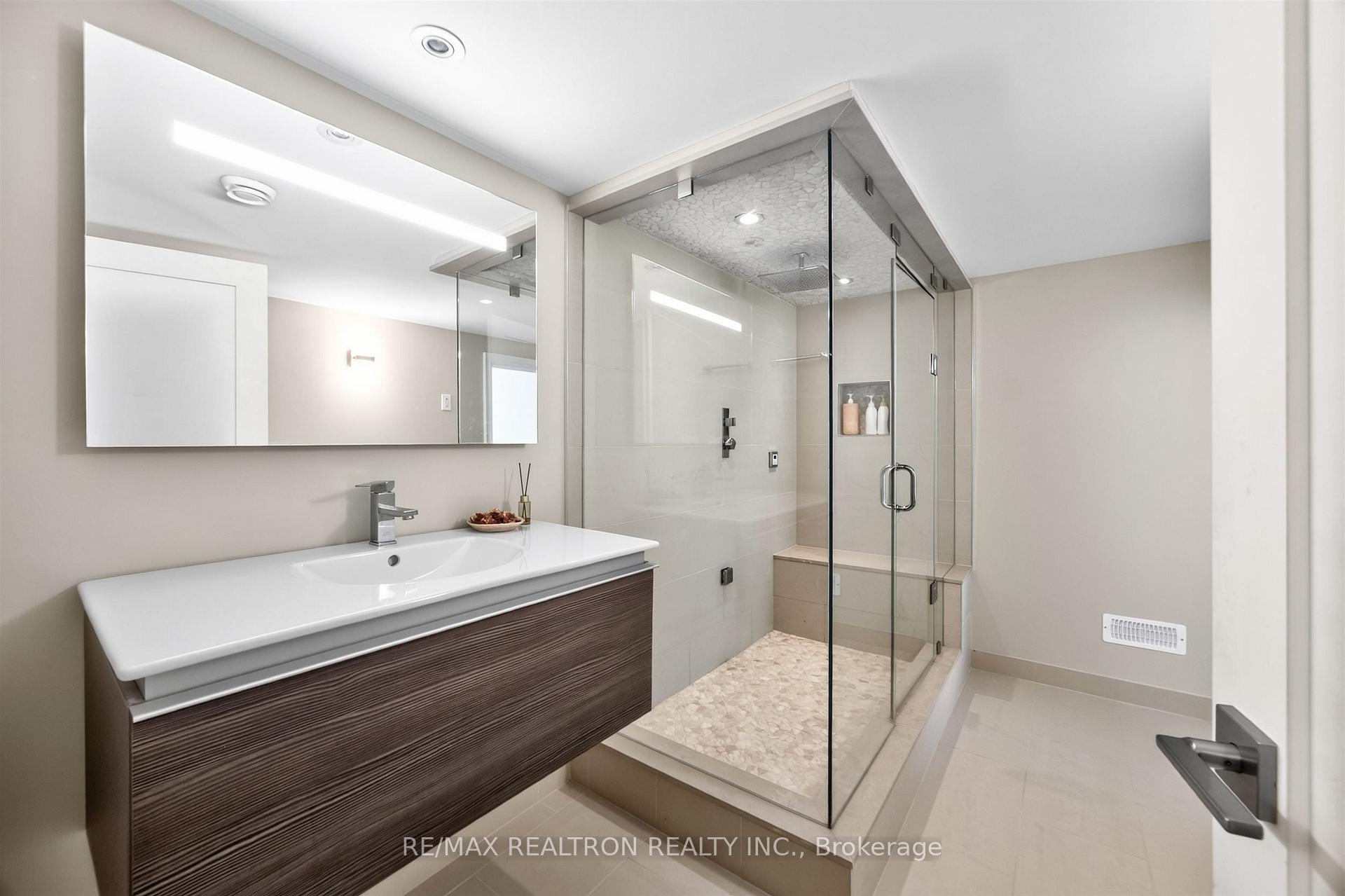 Photo 41 of 24 Maplehyrn Avenue, East Gwillimbury, Sharon — HOMEH