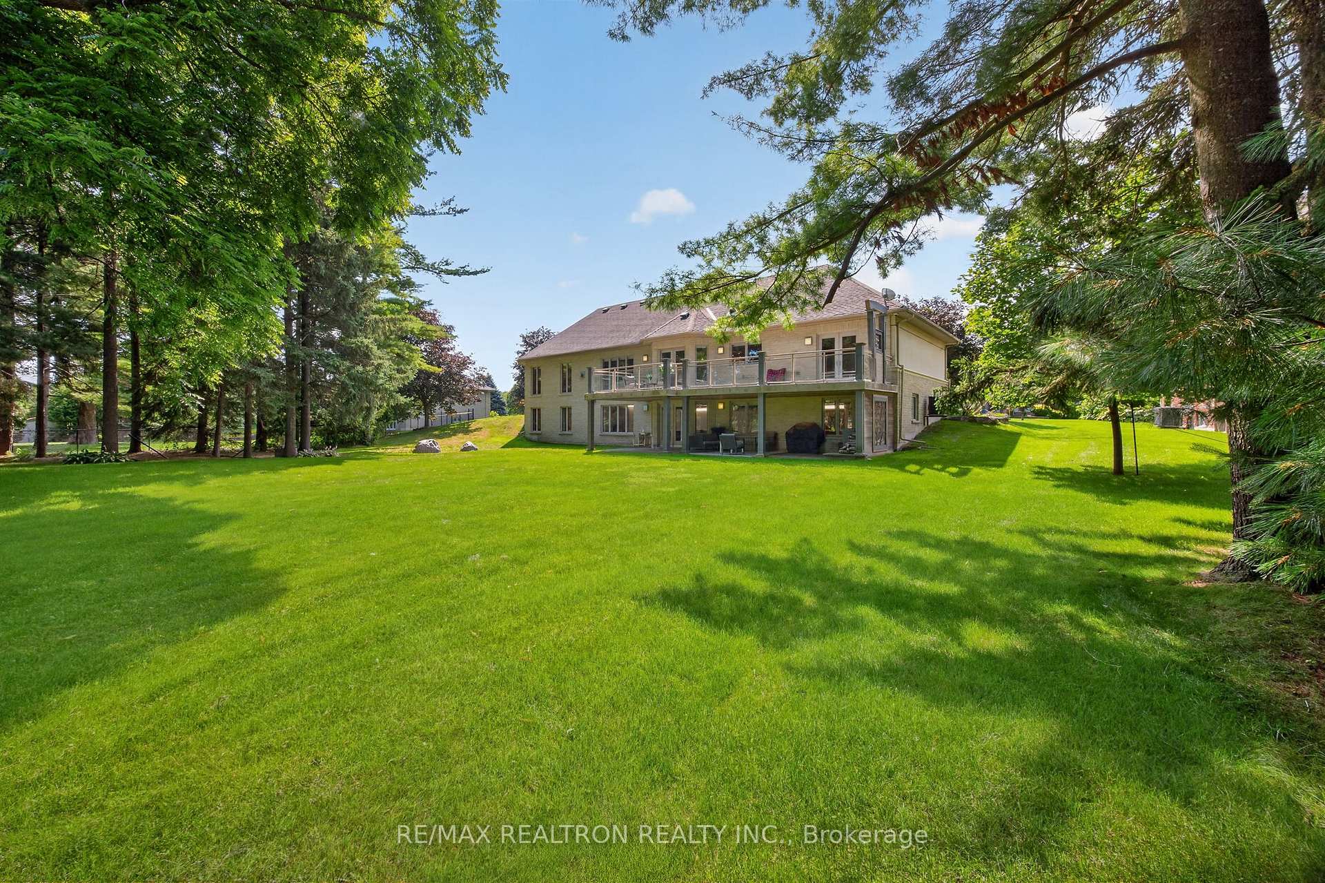 Photo 44 of 24 Maplehyrn Avenue, East Gwillimbury, Sharon — HOMEH