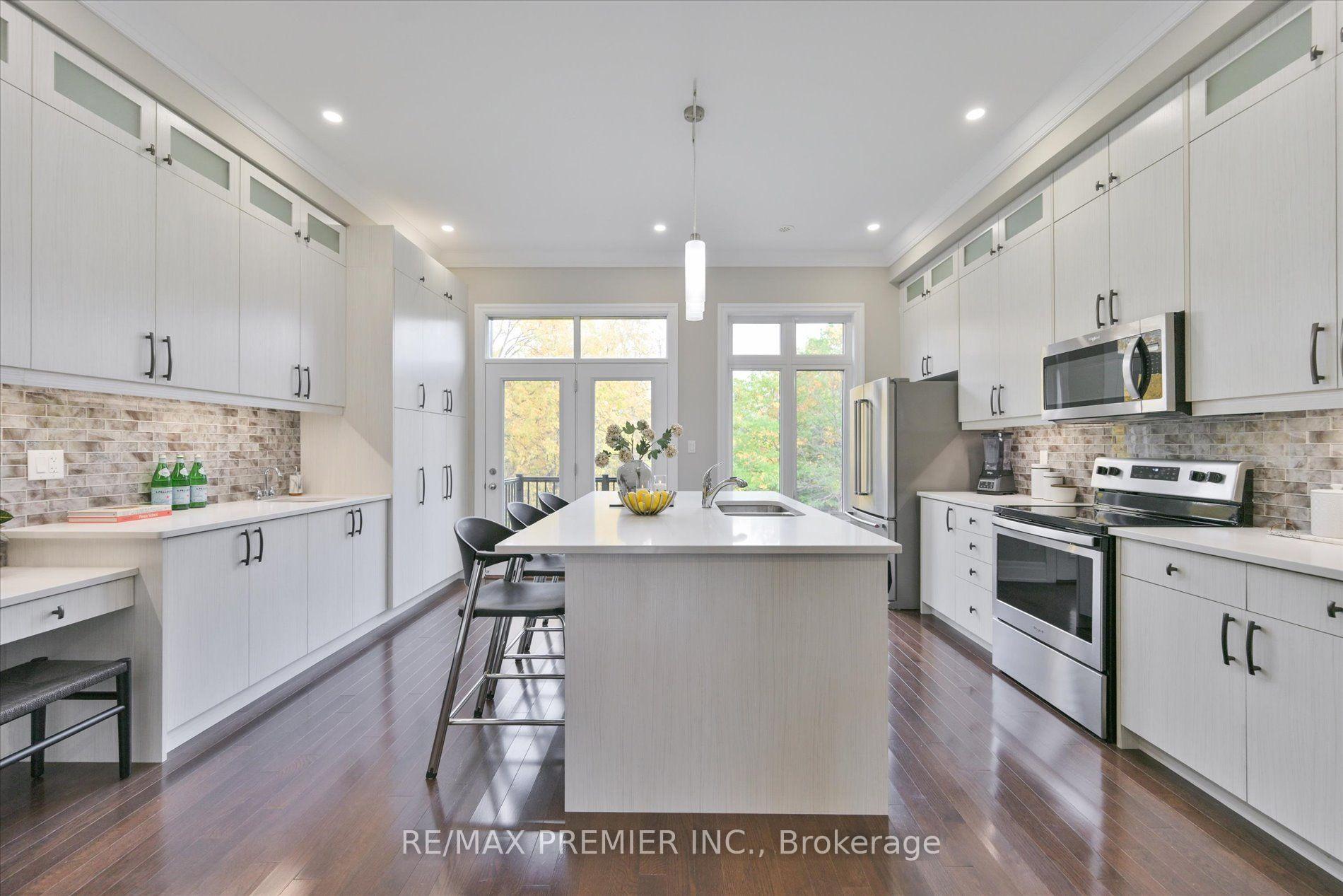 Photo 2 of 86 Golden Trail, Vaughan, Patterson — HOMEH