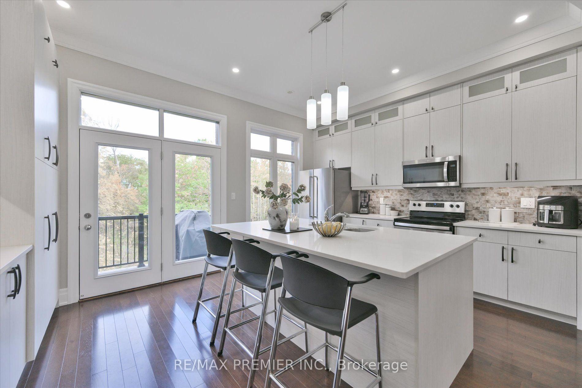 Photo 5 of 86 Golden Trail, Vaughan, Patterson — HOMEH