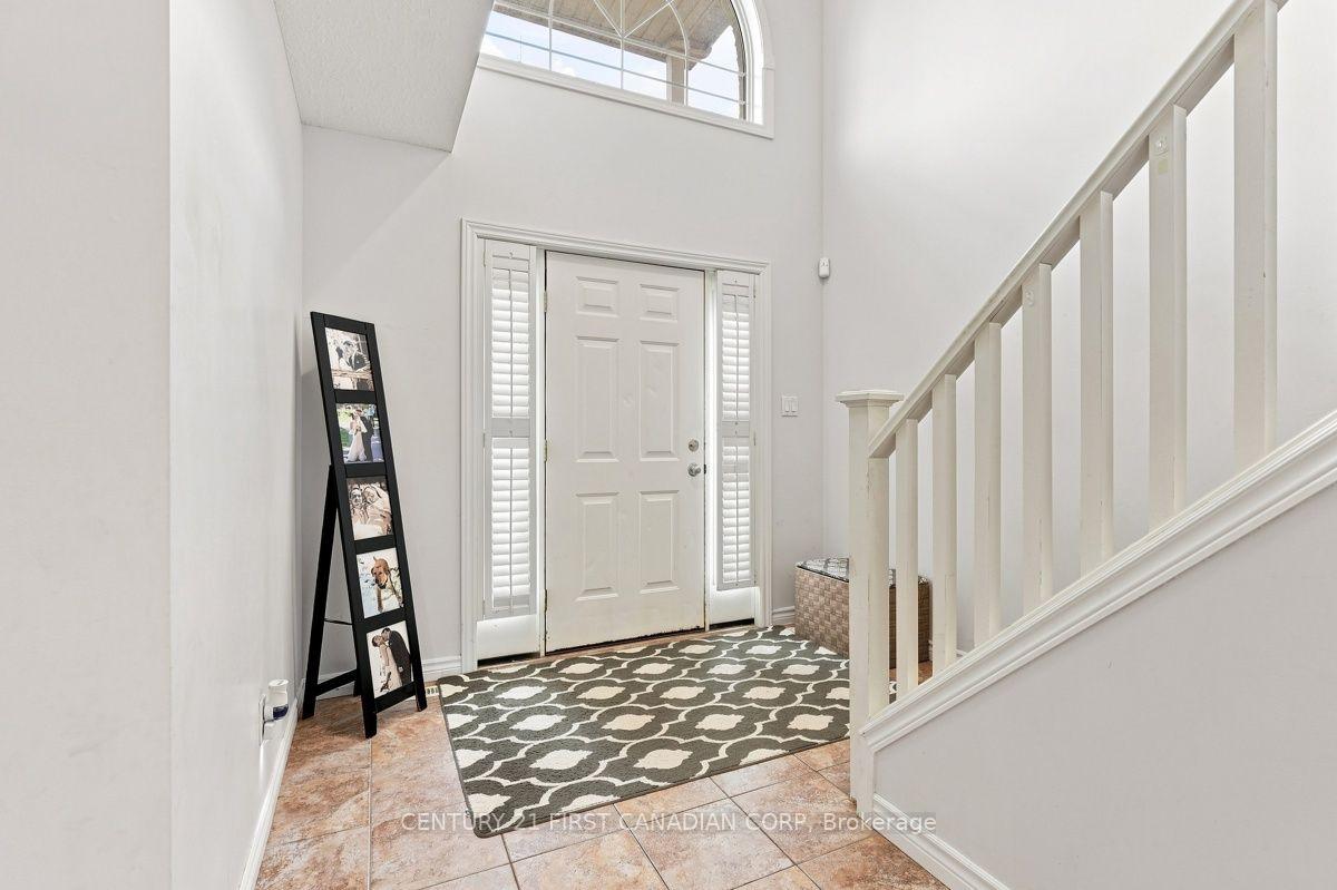 Photo 7 of 1687 Coronation Drive, London, North E — HOMEH