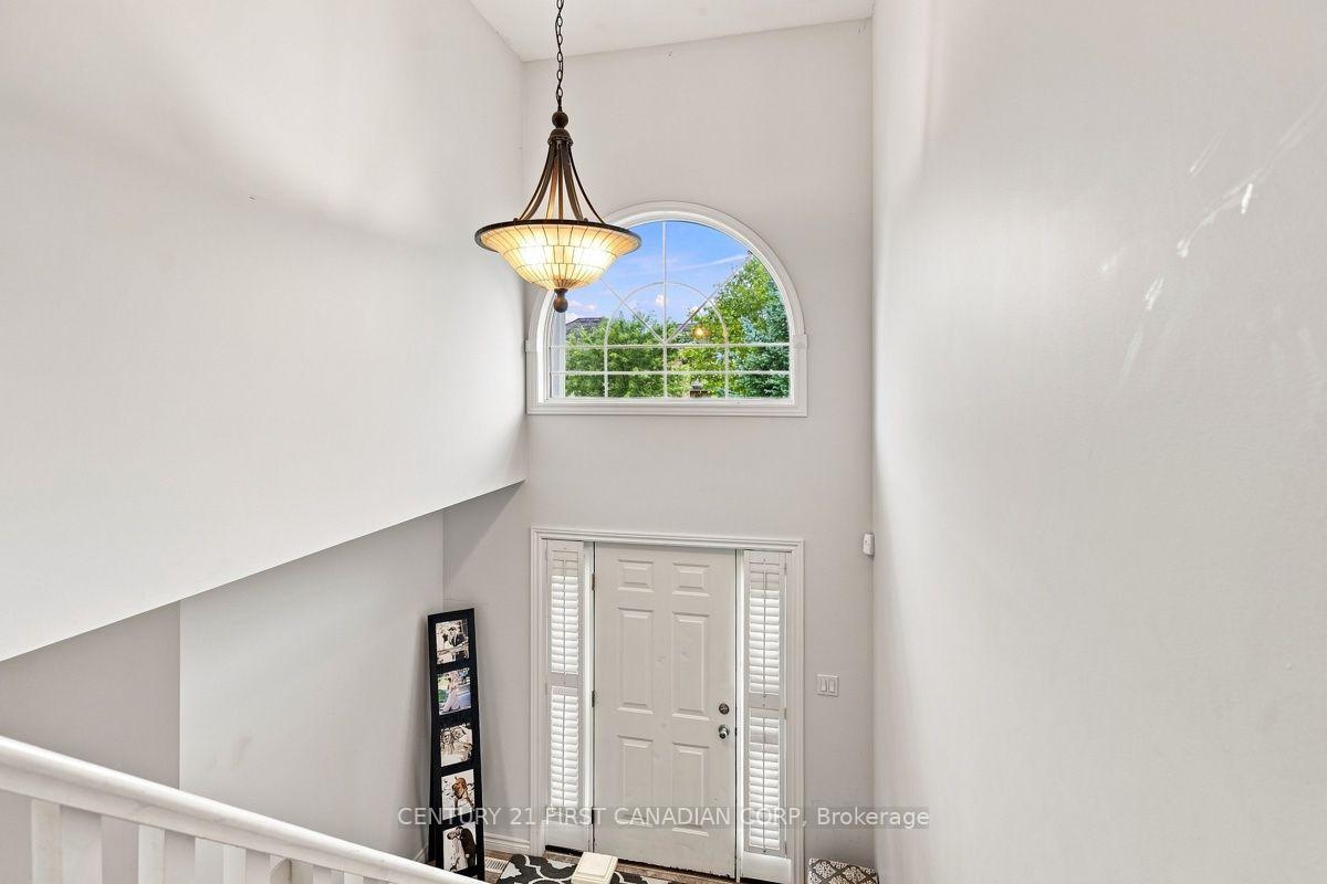 Photo 8 of 1687 Coronation Drive, London, North E — HOMEH