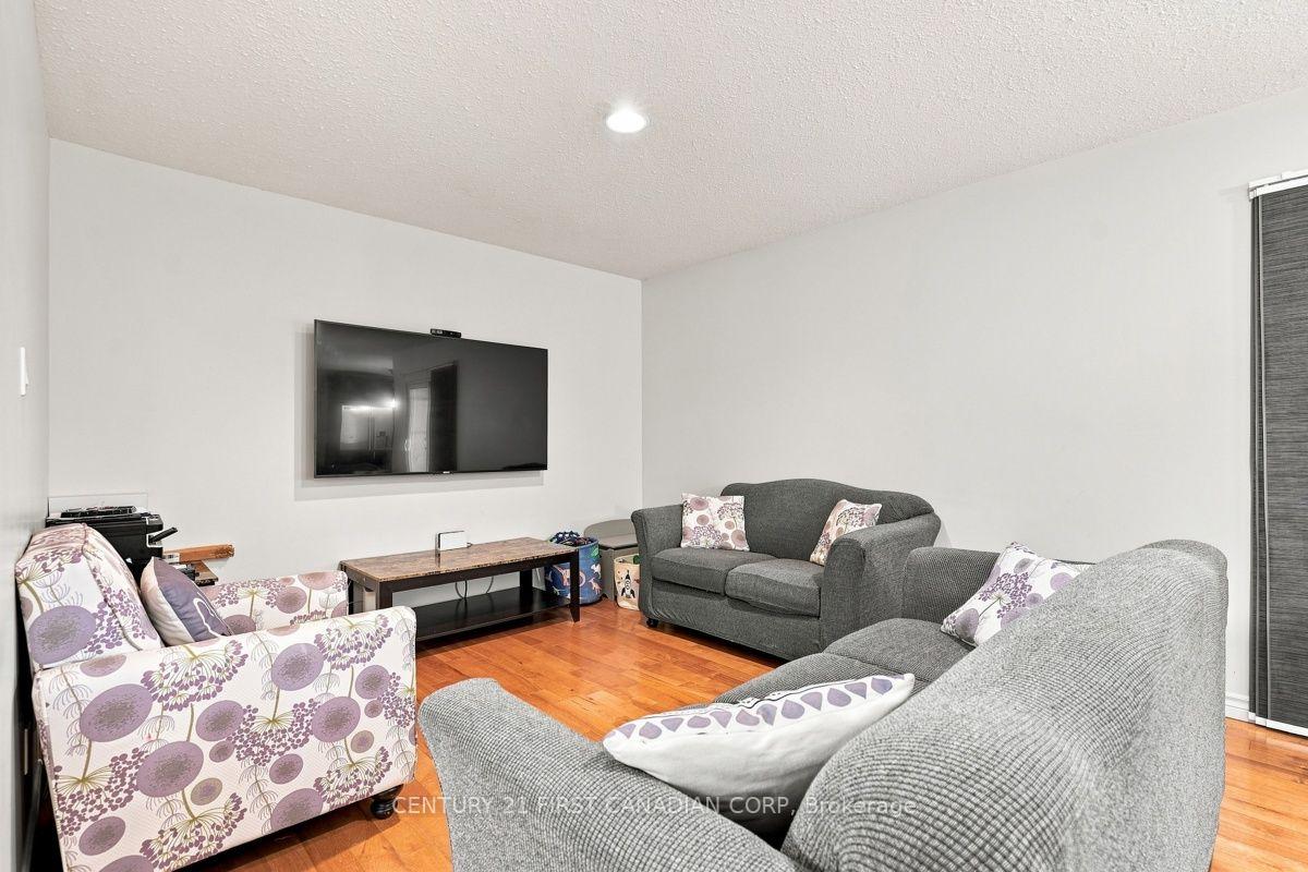 Photo 12 of 1687 Coronation Drive, London, North E — HOMEH
