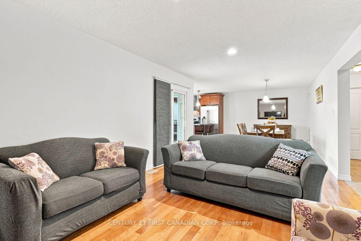 Photo 13 of 1687 Coronation Drive, London, North E — HOMEH