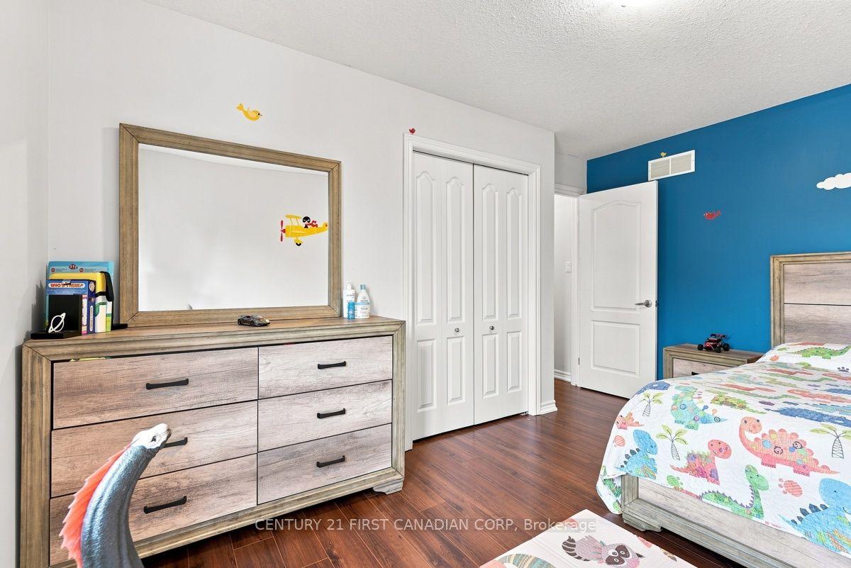 Photo 28 of 1687 Coronation Drive, London, North E — HOMEH
