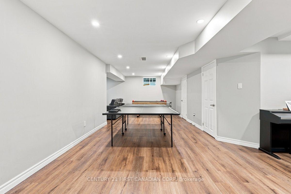 Photo 32 of 1687 Coronation Drive, London, North E — HOMEH