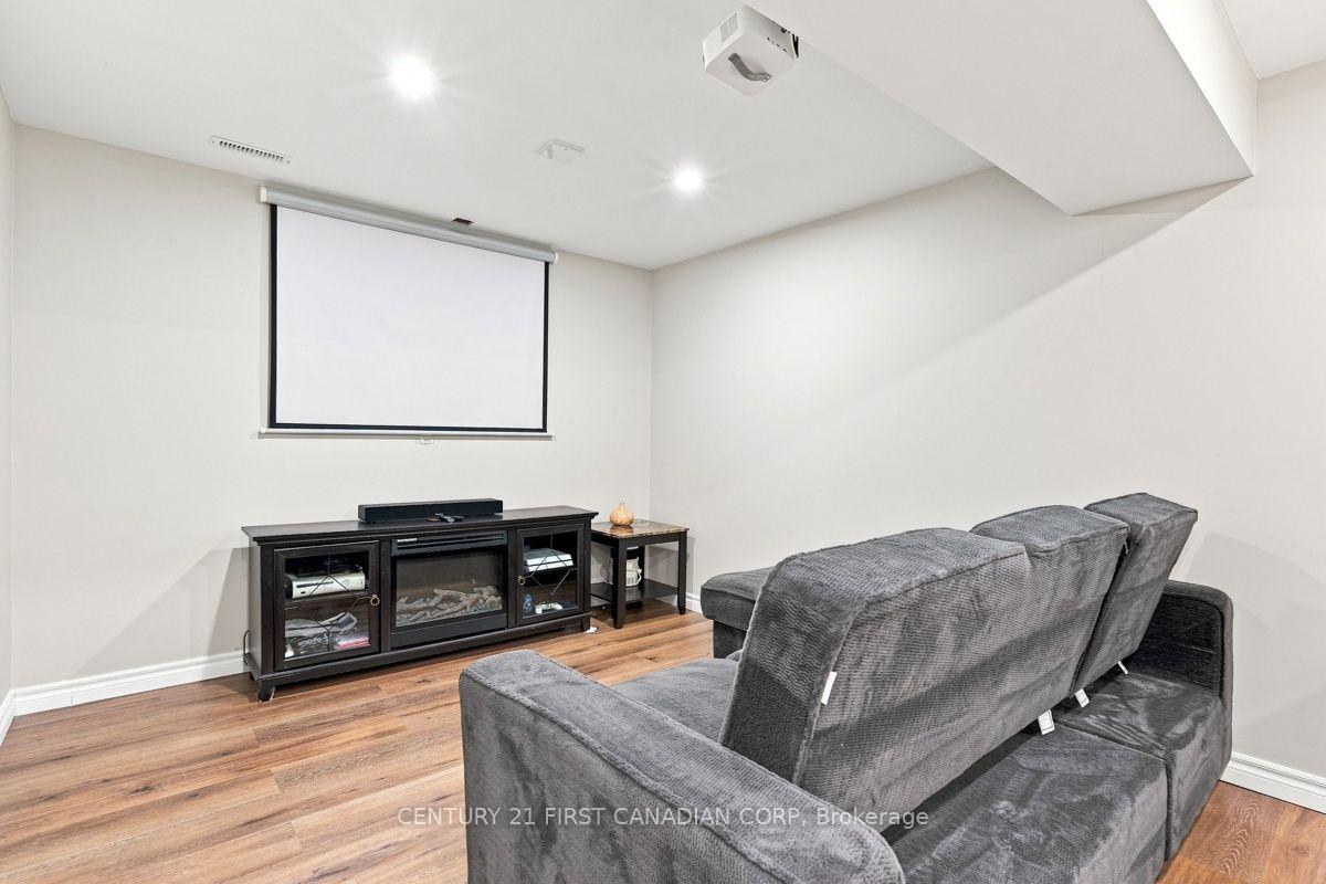 Photo 34 of 1687 Coronation Drive, London, North E — HOMEH