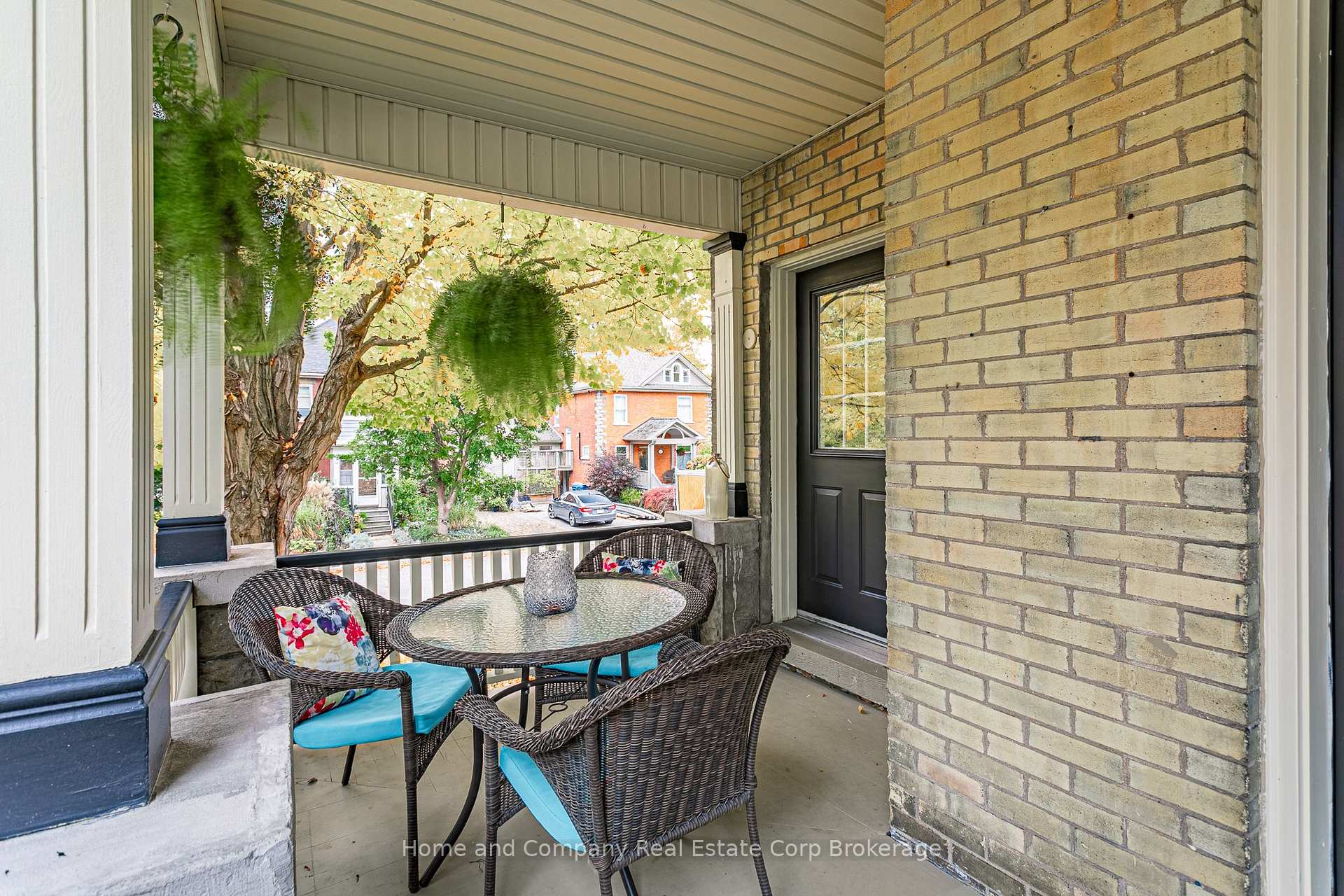 Photo 4 of 35 Front Street, Stratford — HOMEH