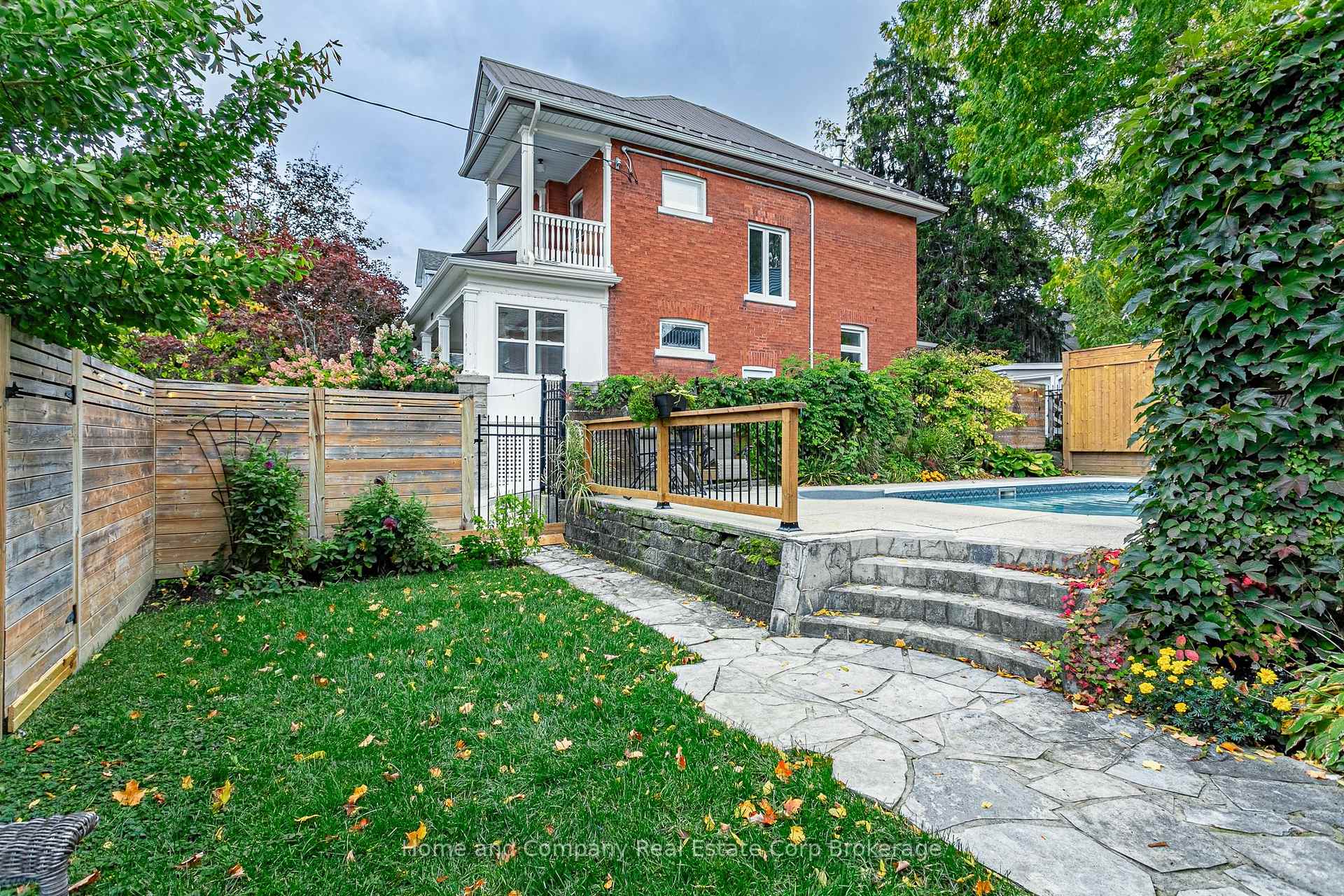 Photo 38 of 35 Front Street, Stratford — HOMEH