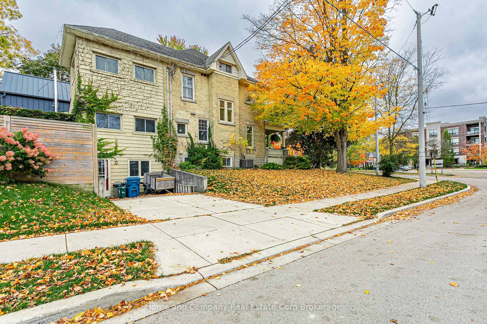 Photo 44 of 35 Front Street, Stratford — HOMEH