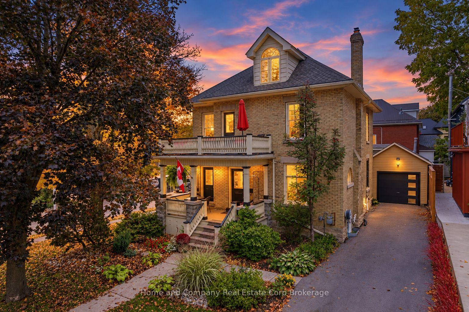 Photo 2 of 35 Front Street, Stratford — HOMEH