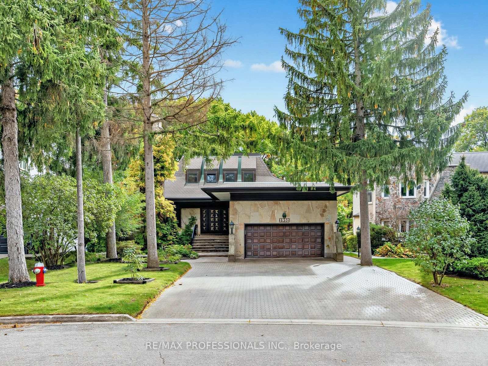 Photo 3 of 1952 Lapad Court, Mississauga, Erin Mills — HOMEH